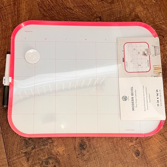NWT dry erase wall calendar with dry erase marker pink calendar 11”x14” - Picture 1 of 4